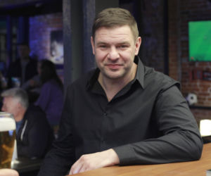 Tomasz Karolak na archiwalnych zdjęciach. Tak wyglądał na początku kariery