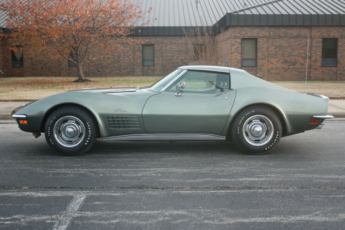 Corvette C3 Stingray z przebiegiem 2155 km