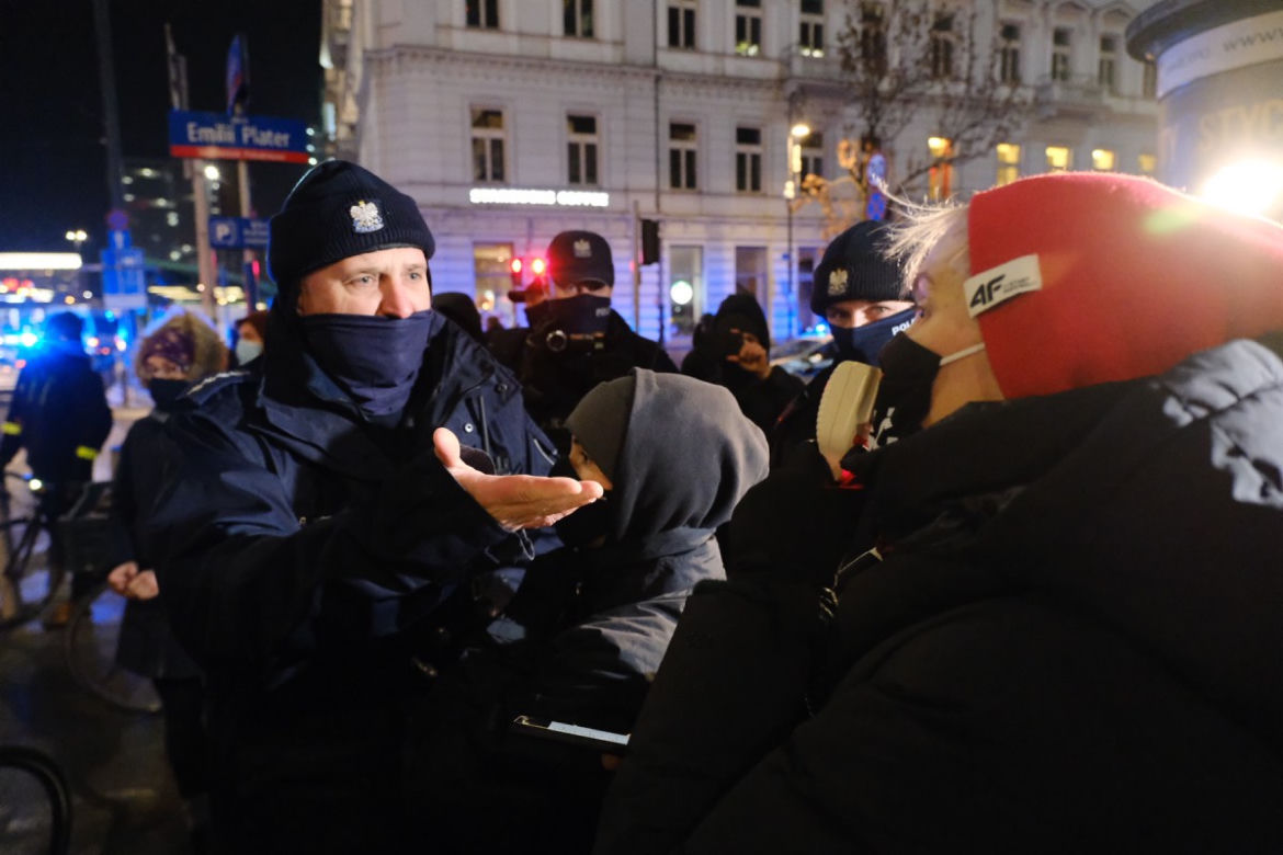 Blokada w oparach absurdu - protest kobiet