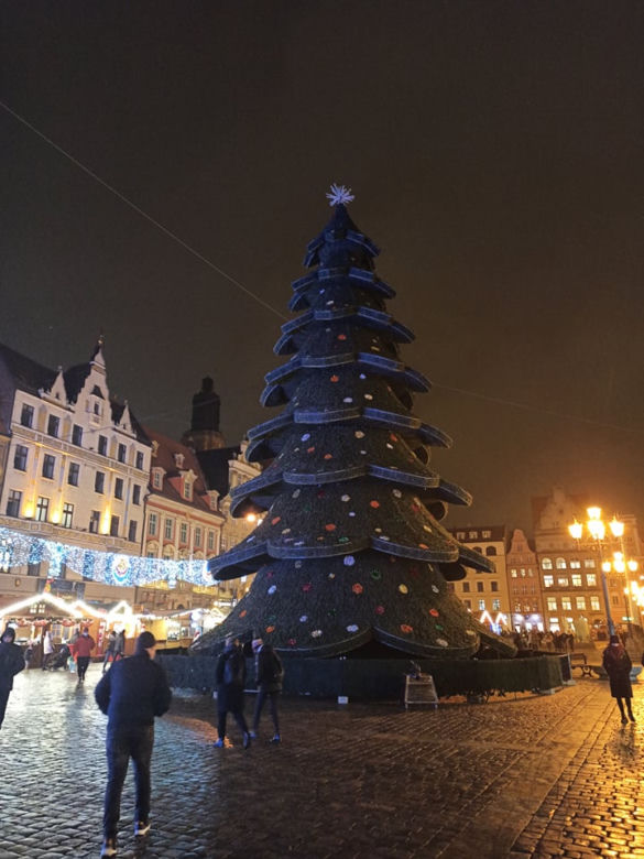 Jarmark Bożonarodzeniowy we Wrocławiu po zmroku. Robi wrażenie! [ZDJĘCIA]
