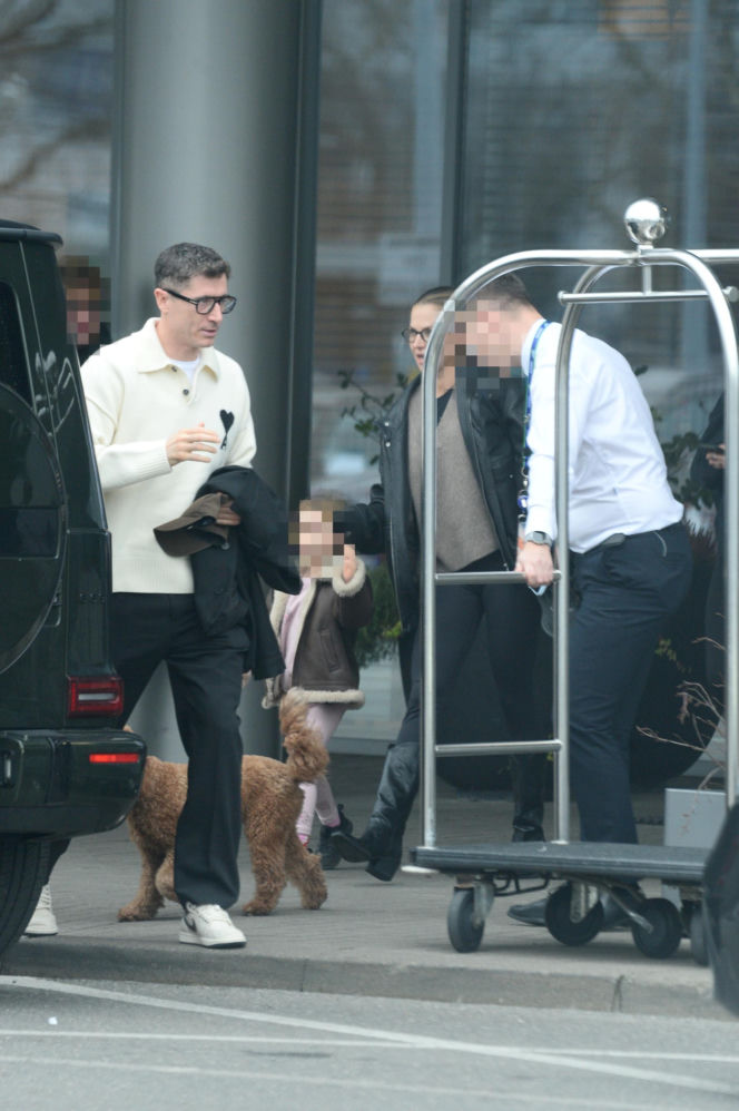 Lewandowscy przylecieli do Polski na święta