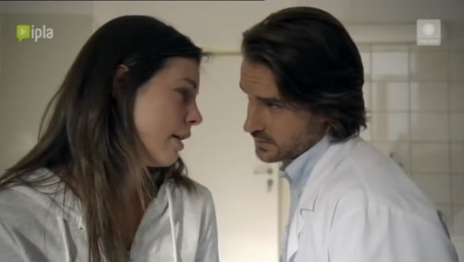 To nie koniec świata 2 sezon odc. 24. Anka (Karolina Gorczyca), Adam Tenczyński (Piotr Stramowski)