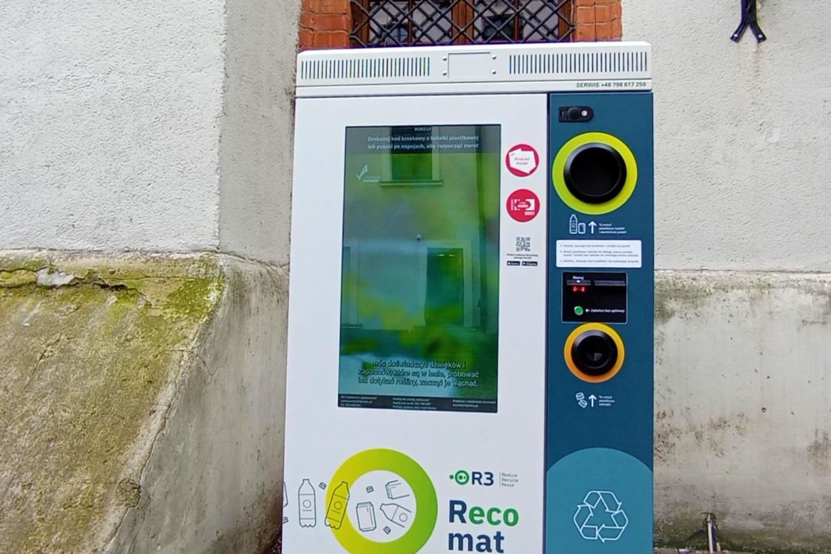 "Recomat" na dziedzińcu Zamku Książąt Pomorskich w Szczecinie