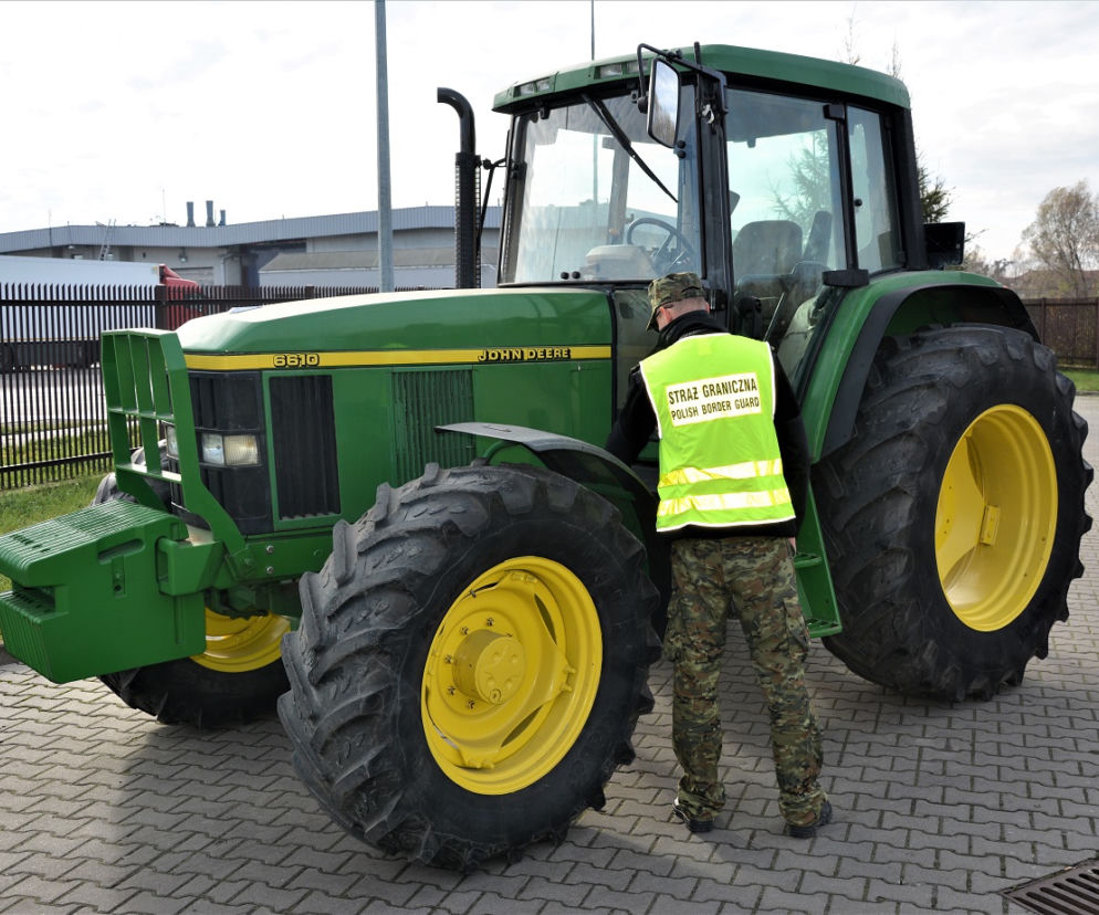Skradziony ciągnik marki John Deere 