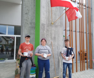 W czynie społecznym odpicowali ogród przy nowej szkole w Iławie!