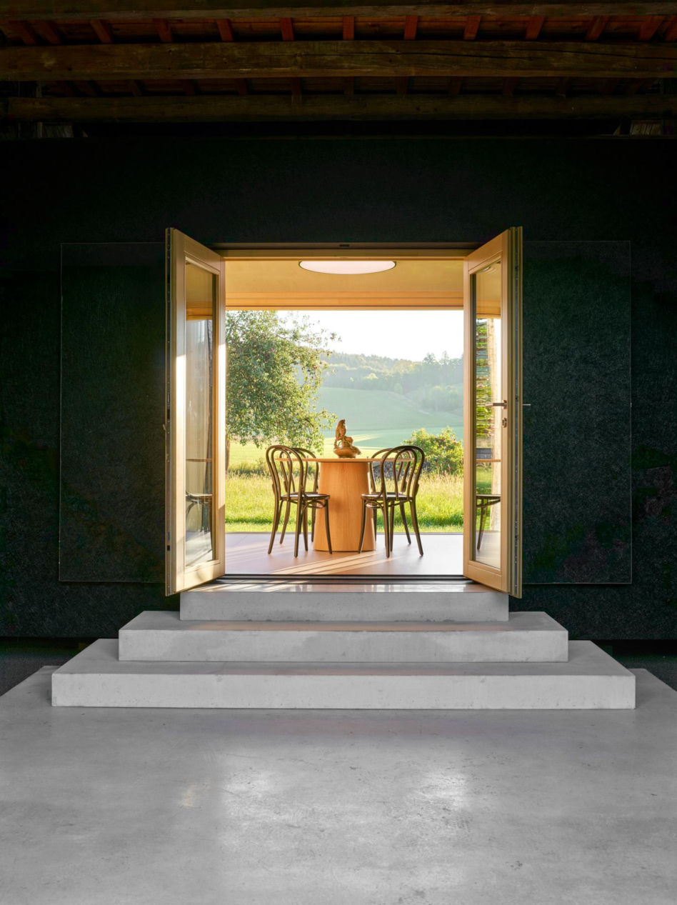 The Box in the Barn we wsi Brtev w Czechach