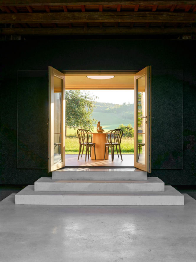The Box in the Barn we wsi Brtev w Czechach