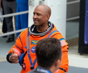 Chwile grozy kosmonautów lecących w stronę Księżyca! Dostali niepokojącą wiadomość