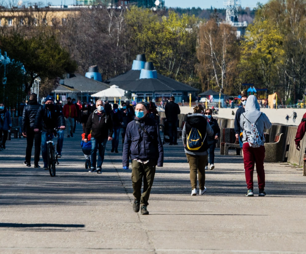 Gdynia: Tłumy na bulwarze. Powrócą zakazy?