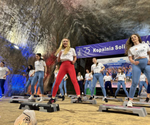 Trening fitness na stepie 600 metrów pod ziemią. Poznanianki zawalczyły o rekord Guinnessa