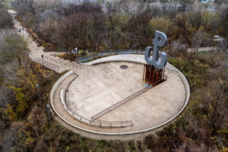 Tylko jedna realizacja z Polski w grze o najważniejszą nagrodę architektoniczną w Europie. Park Akcji Burza na shortliście EU Mies van der Rohe Award 2026