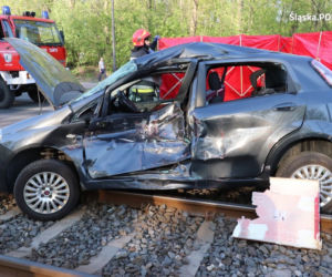 Śmiertelny wypadek, osobówka zderzyła się z tramwajem. Kobieta zmarła na miejscu
