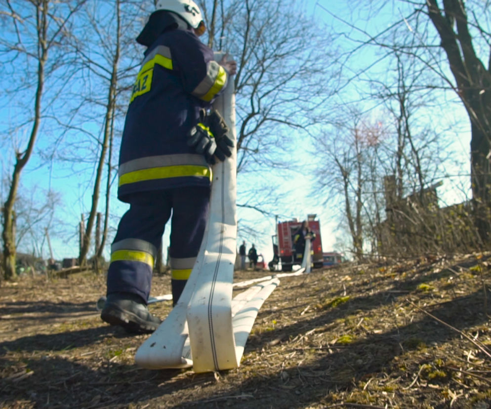 Strażak – zawód, który ratuje życie. Zobacz, jak wygląda dzień z życia strażaka! [WIDEO]