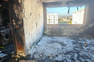 Rodzina pogorzelców z Kościana prosi o pomoc. Potrzebne środki na odbudowę mieszkania i leczenie [ZDJĘCIA]