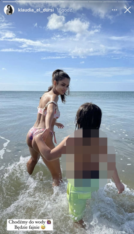 Klaudia El Dursi pluska się z dziećmi