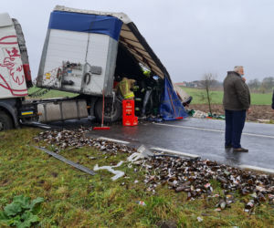 Troszkowo. Setki litrów piwa rozlały się na drogę