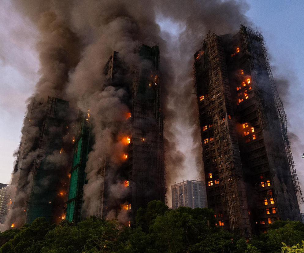 Hongkong/ Co najmniej cztery osoby zginęły w pożarze remontowanych wysokościowców