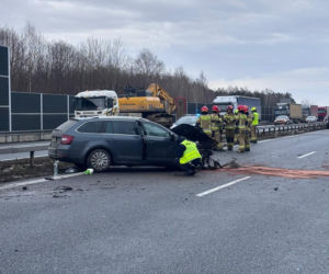 Wypadek na A4 w stronę Tarnowa. Lądował LPR, ogromne korki