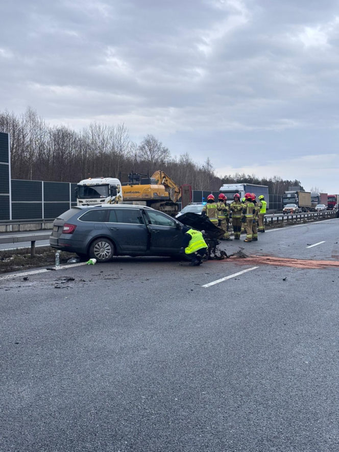 Wypadek na A4 w stronę Tarnowa. Lądował LPR, ogromne korki