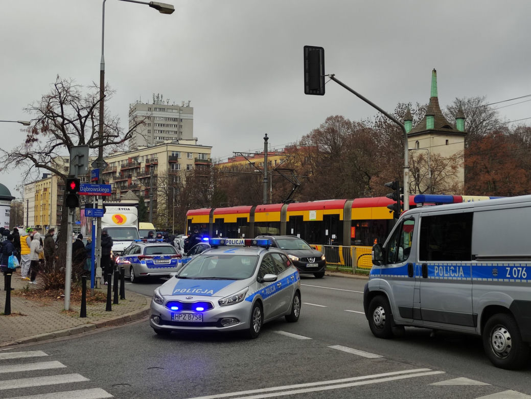 Ogromna awantura na ul. Puławskiej. Zablokowali furgonetkę antyaborcyjną 