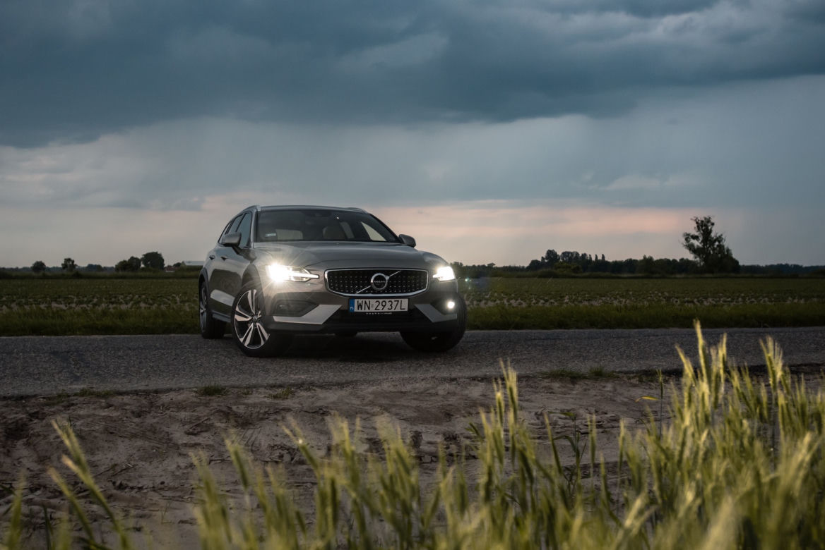Volvo V60 D4 AWD Cross Country Pro