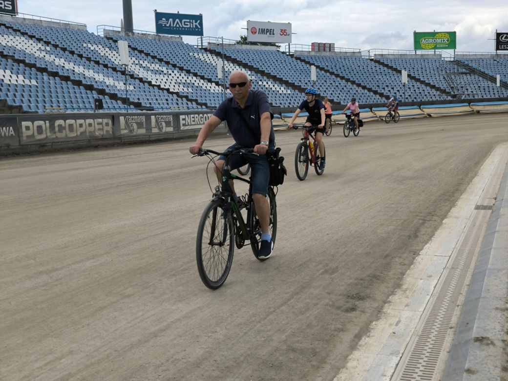Rowerowa Stolica Polski - kręcili kilometry na stadionie w Lesznie