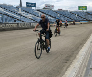 Rowerowa Stolica Polski - kręcili kilometry na stadionie w Lesznie