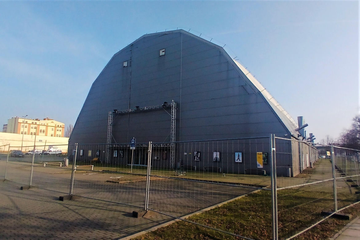 Namiot przy ul. Energetyków wciąż nie został rozebrany