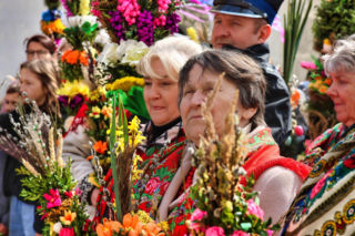 Wielkanocne Palmy w Pińczowie. Rękodzieło, regionalne smaki i rekordy. Zobacz zdjęcia