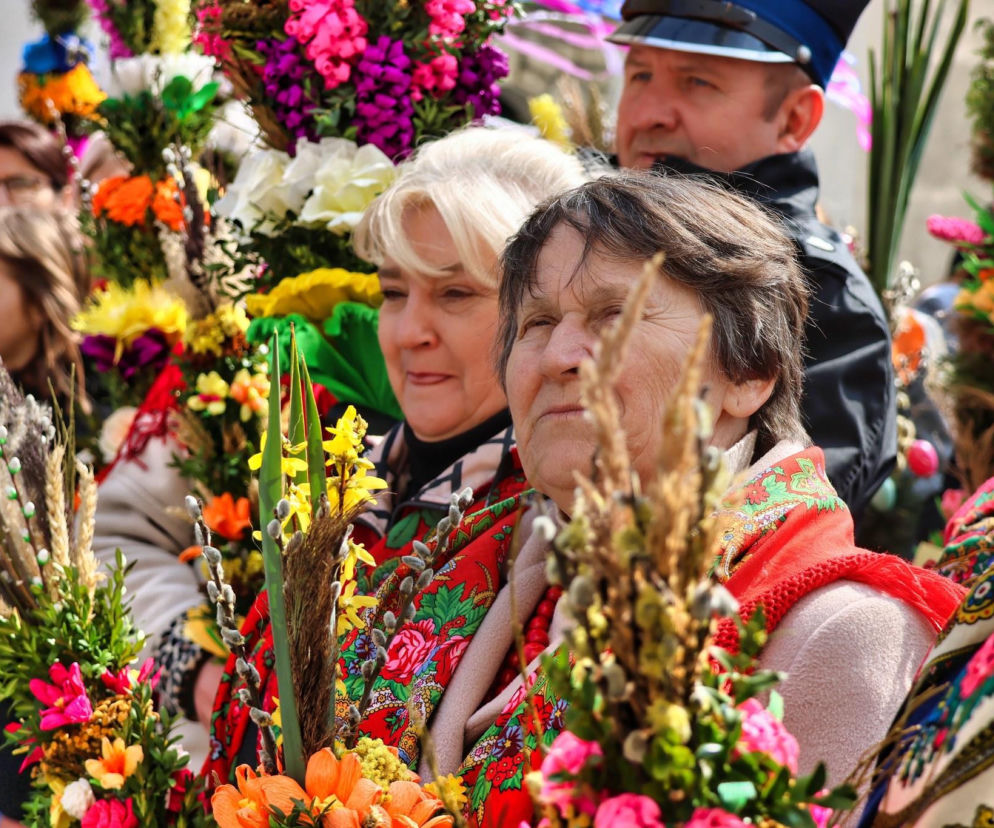 Wielkanocne Palmy w Pińczowie. Rękodzieło, regionalne smaki i rekordy. Zobacz zdjęcia