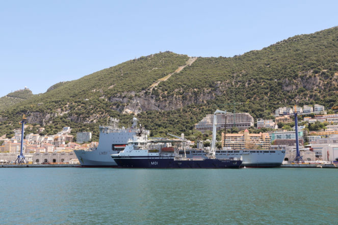 HMS Stirling Castle na Gibraltarze. Dostawa zdolności przeciwminowych