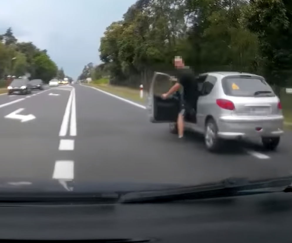 Agresor goni nagrywającego