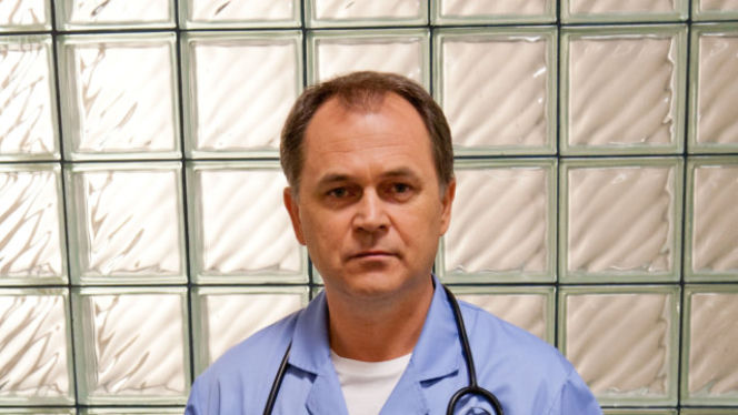 SZPITAL - ordynator Piotr Wójtowicz (Maciej Słota)