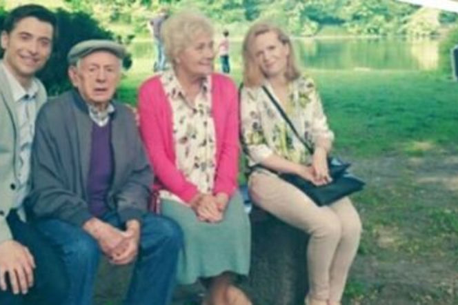 M jak miłość po wakacjach 2015. Lucjan (Witold Pyrkosz), Barbara (Teresa Lipowska), Marek (Kacper Kuszewski), Ewa (Dominika Kluźniak)