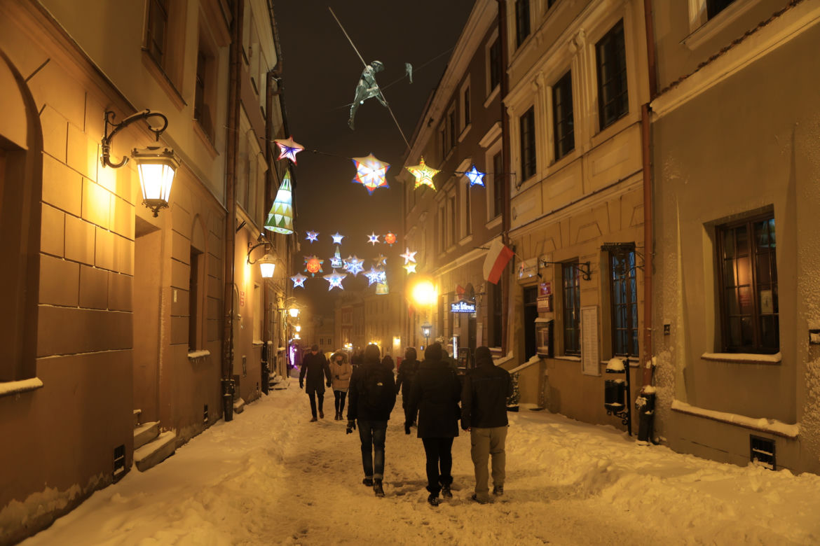 Śnieżny Lublin wieczorową porą