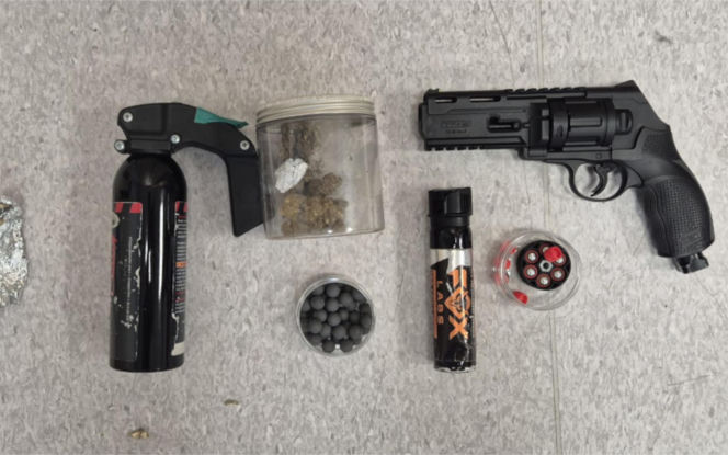 Najpierw groził śmiercią, potem zaczął strzelać. 23-latek w rękach policji