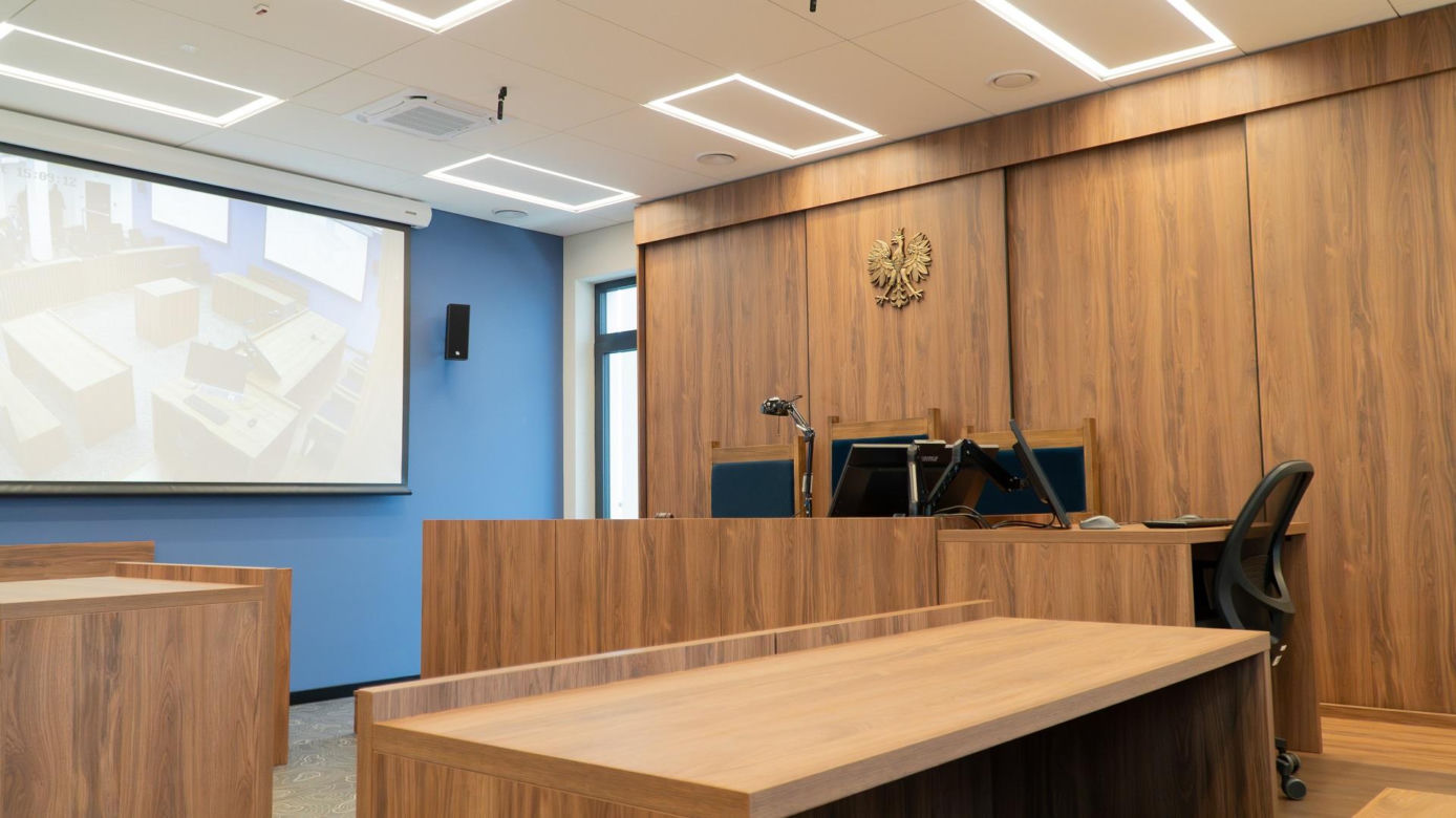 Sala sądowa w Wyższej Szkole Biznesu