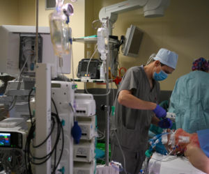 Polscy lekarze z Chin zoperaowali pacjentów w Warszawie. To pierwsze w historii operacje telerobotyczne na taką odległość