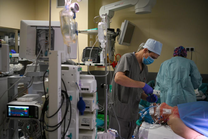 Polscy lekarze z Chin zoperaowali pacjentów w Warszawie. To pierwsze w historii operacje telerobotyczne na taką odległość