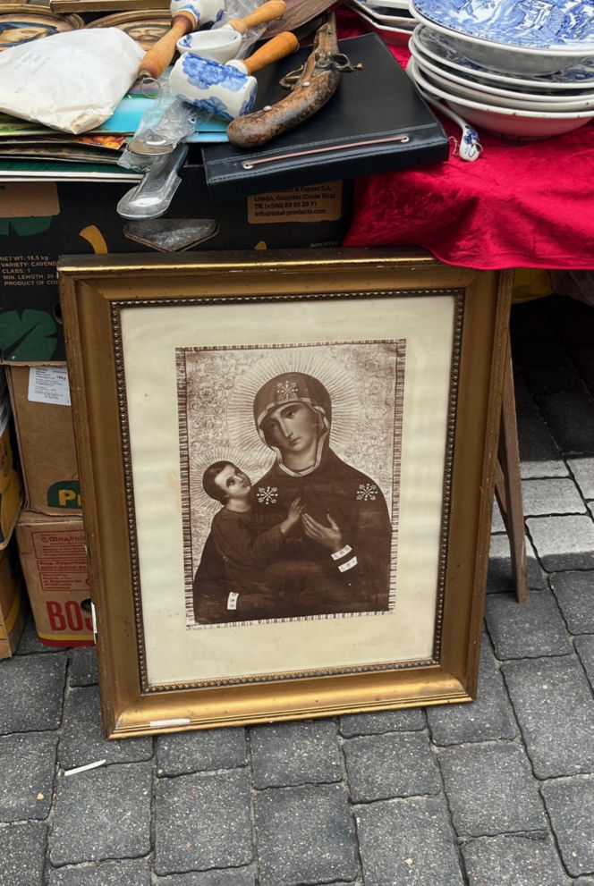 Lubelska Giełda Staroci w świątecznym klimacie. Tłumy szukały prezentów na Mikołajki