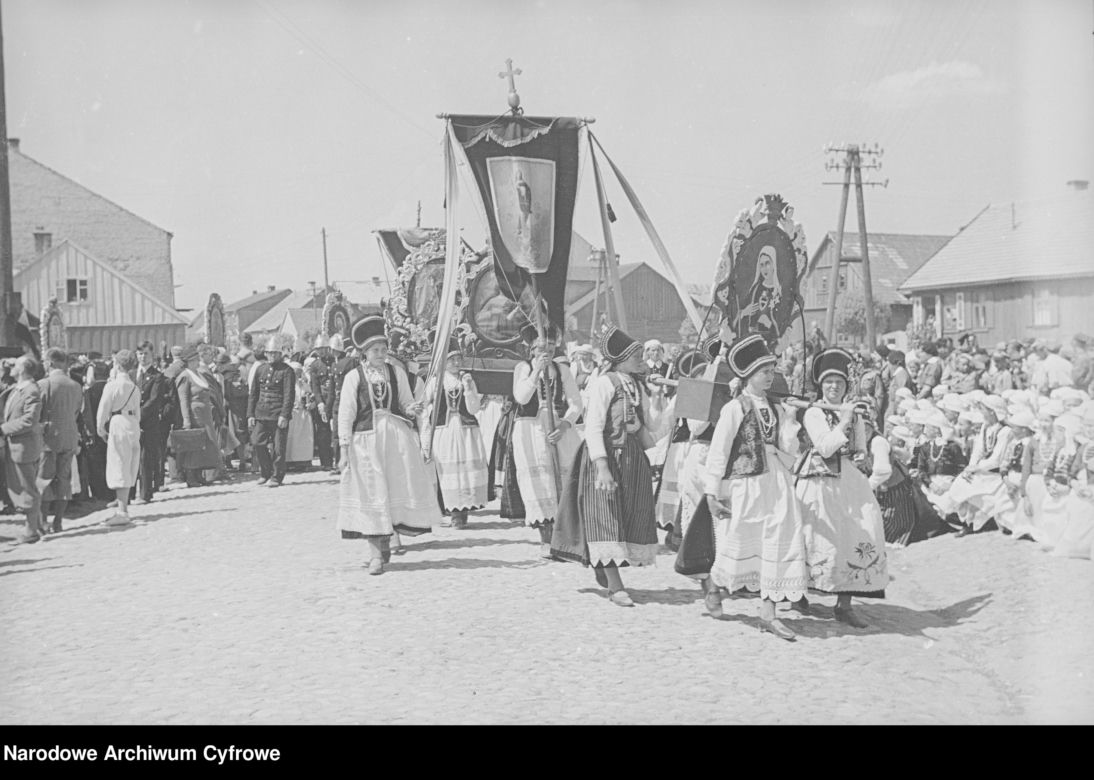 Tak wyglądało Boże Ciało na Kurpiach w 1937 roku. Te zdjęcia to prawdziwa podróż w czasie