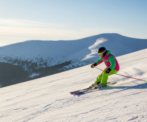 Michał Wójcik szalał na nartach w Wiśle. Dlaczego jego strój przyciągał wzrok?