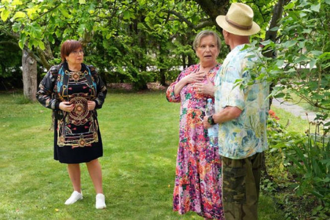 Barwy szczęścia, odcinek 3288. Irenka (Krystyna Tkacz), Basia (Sławomira Łozińska), Tolek (Marek Siudym)