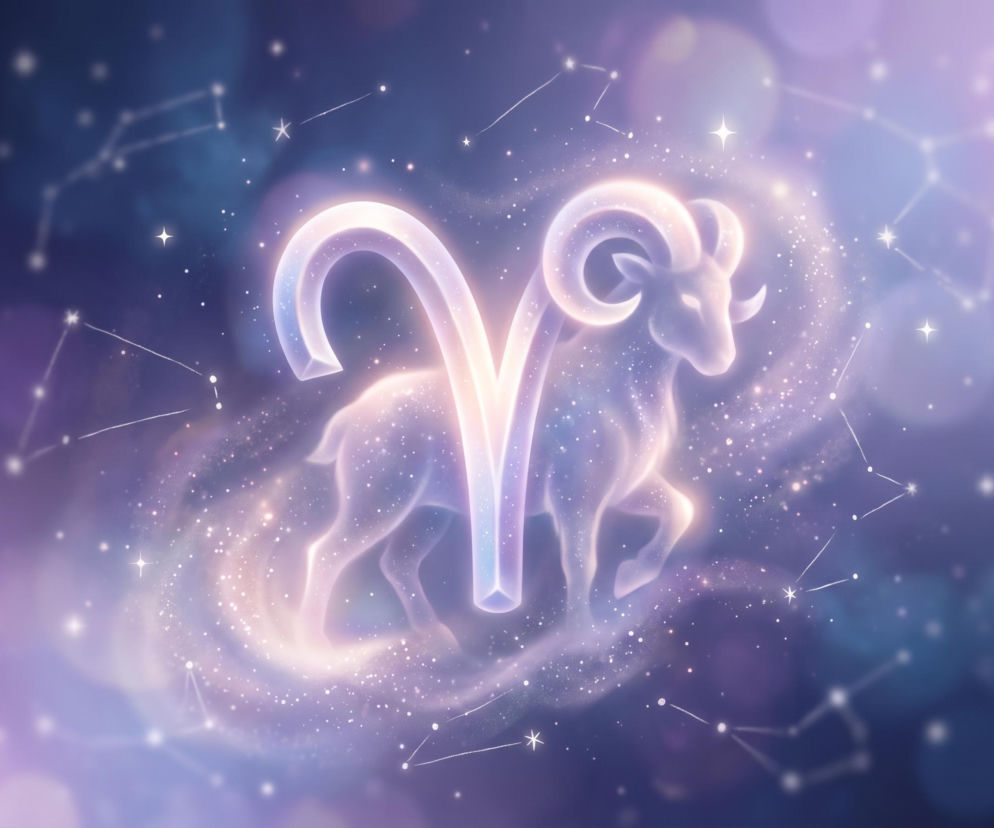 Świecący znak Barana na tle gwieździstego nieba. O szansie na karierę dla zodiakalnego Barana przeczytasz na Eska.