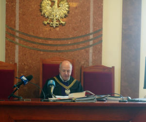 Pędził karetką, by ratować kobietę. Na przejściu potrącił 10-latka. Jest wyrok
