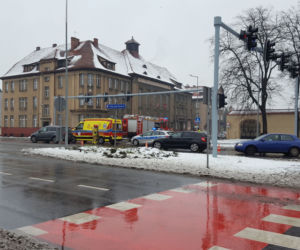 Posypał śnieg, posypały się kolizje w Lesznie 