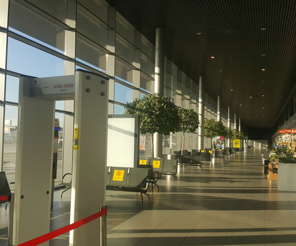 Na katowickim lotnisku otwarto punkt szybkich testów antgenowych dla przylatujących ze strefy Non Schengen
