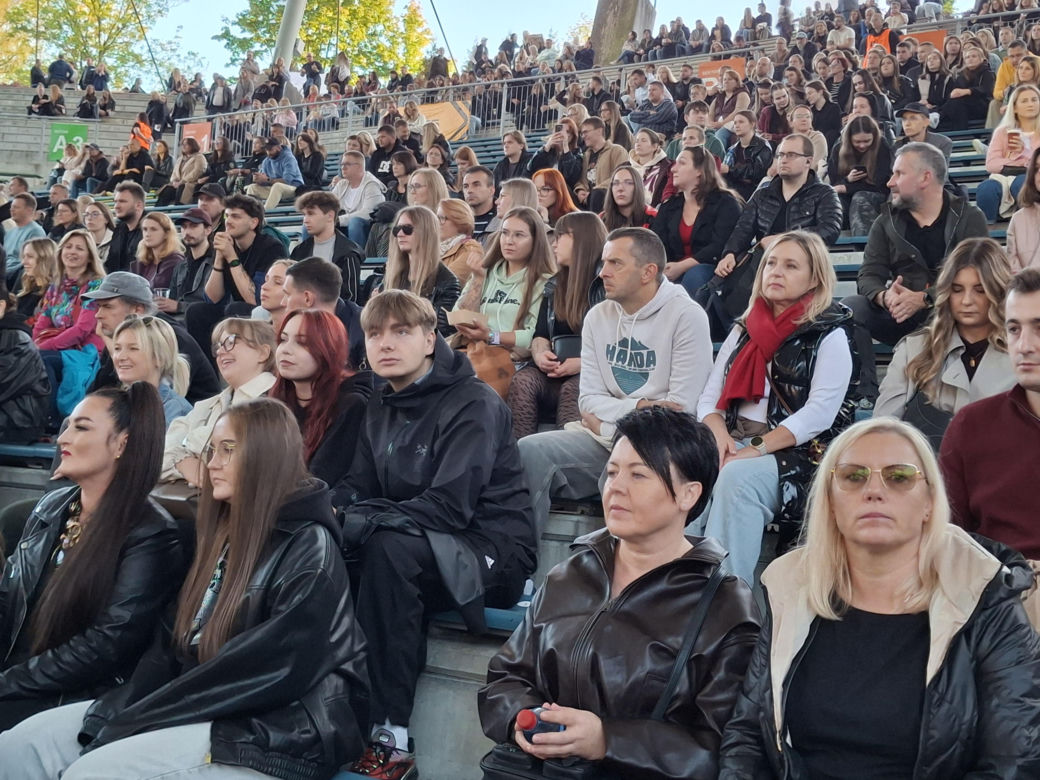 PGS Rock Festival na Kadzielni. Tłumy fanów śpiewały z LemON-em i Ewą Farną