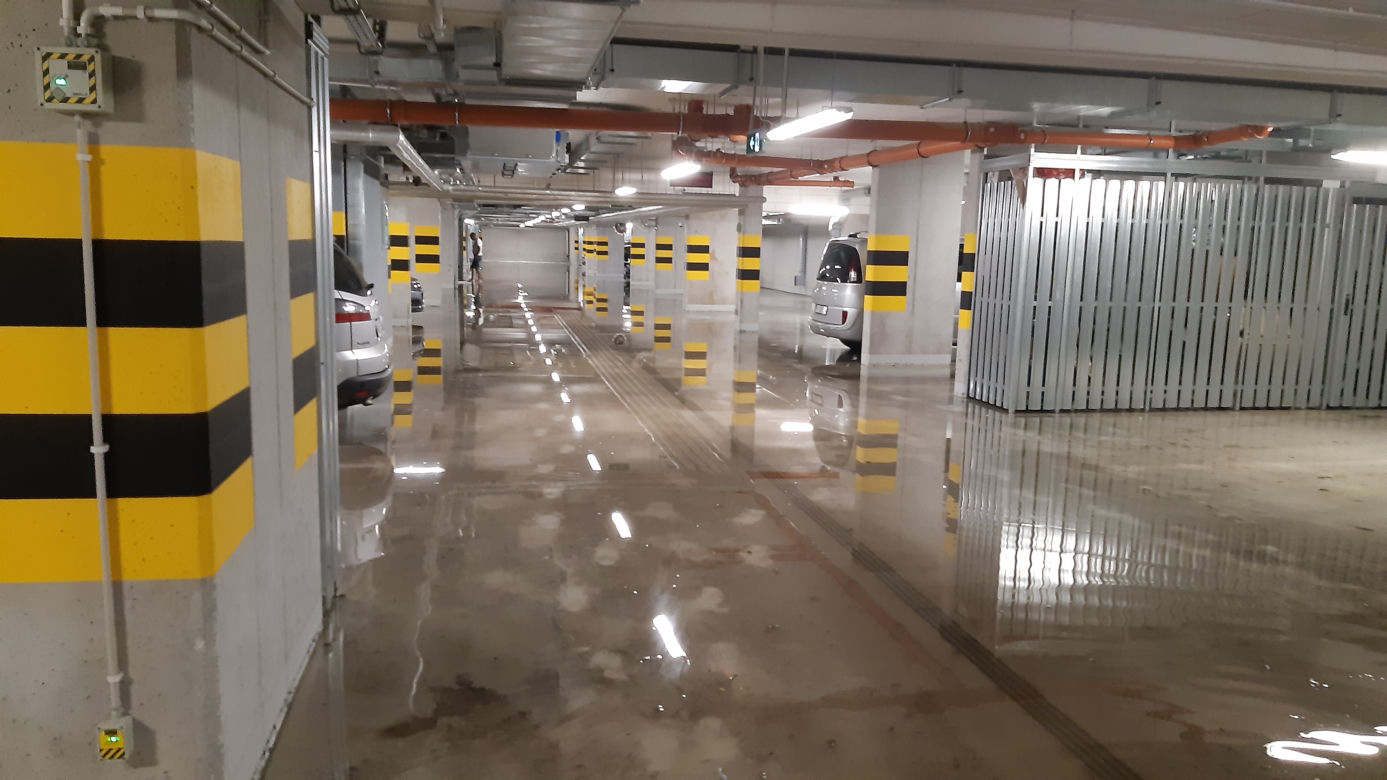 Zalana ulica Daniszewska w Warszawie