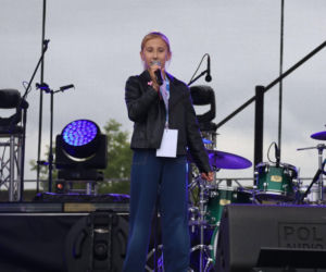 Tłumy na Festiwalu Pod Zaporą w Brodach! Oskar Cyms i „Złoty Gumiak” skradli serca publiczności